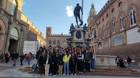 viaggio d'istruzione a Bologna di studenti del liceo Marinelli