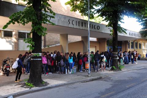 liceo Marinelli con studenti
